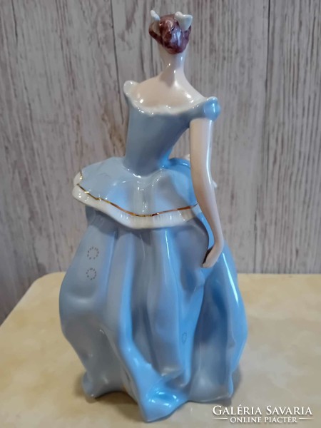 Royal Dux csehszlovák porcelán kendős hölgy figura