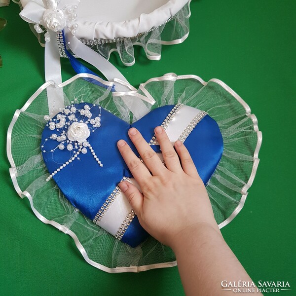 Custom-made snow-white-royal blue ring pillow and petal scattering basket set