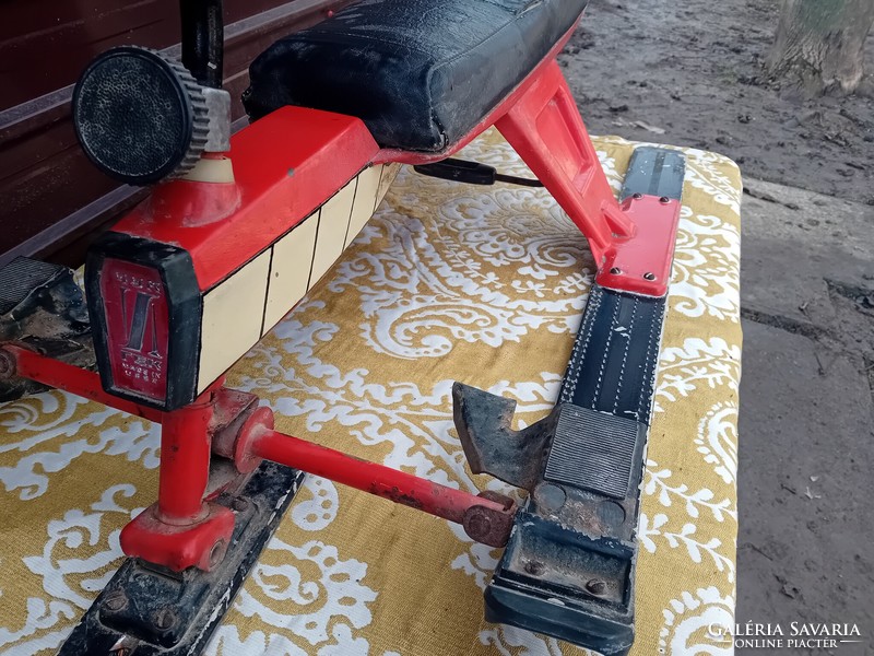 Russian steerable sled