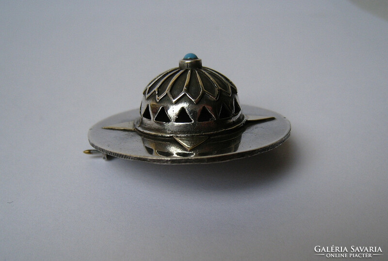 Silver art deco brooch combined with gold