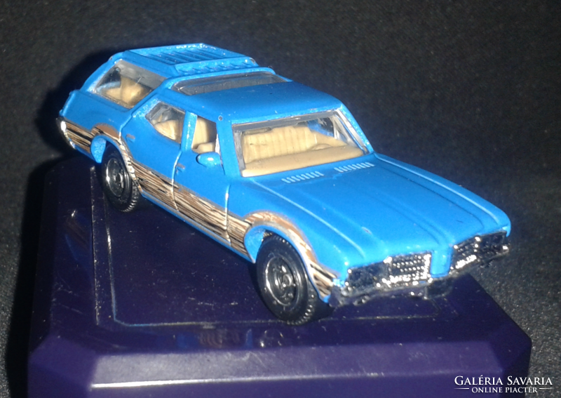 Oldsmobile Vista Cruiser (1971)  2009 Mattel