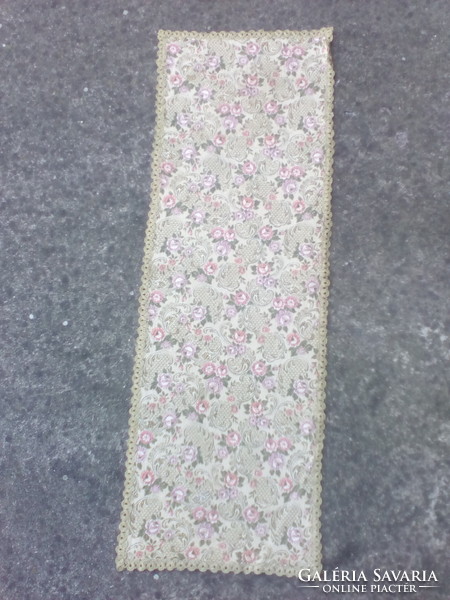 Brocade-style table runner with metal fiber lace
