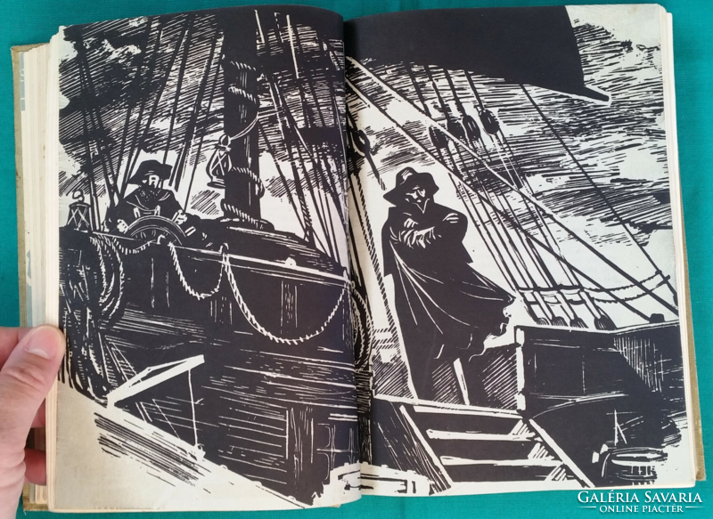Herman Melville: Moby Dick  -  A FEHÉR BÁLNA > Gyermek- és ifjúsági irodalom > Kalandregény