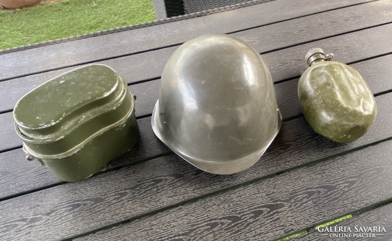 Hungarian crash helmet + girl + water bottle