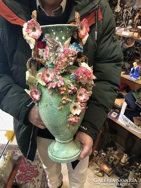 Art nouveau porcelain vase from the xix. From the end of the century, 45 cm high.