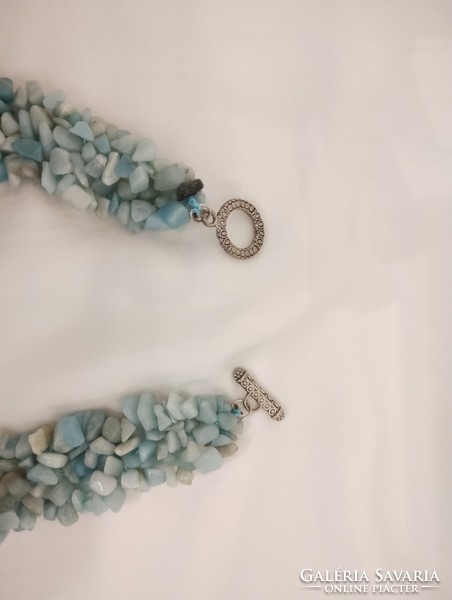 Beautiful, flawless collier necklace made of amazonite chips, neck blue