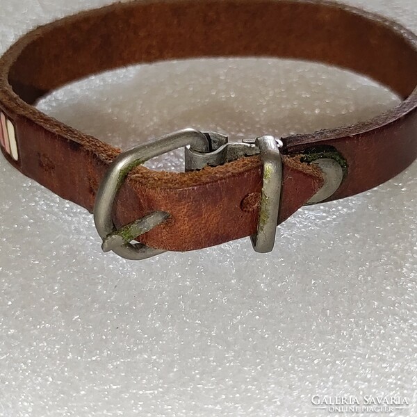 Adjustable leather motif bracelet