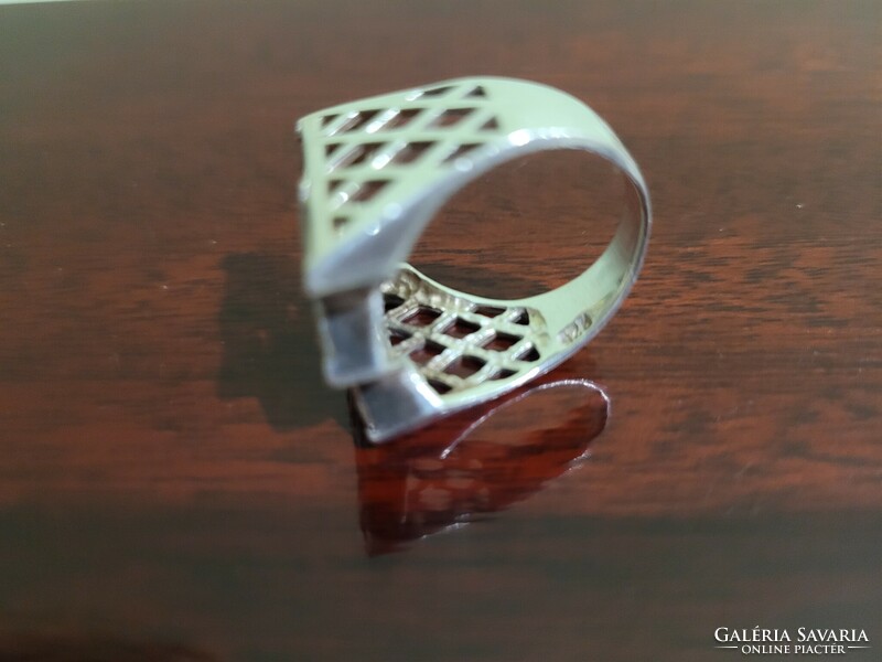 Extravagant silver ring