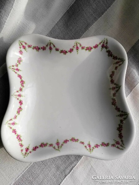 Serving bowl with rose garland decor