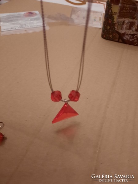 Red plastic stone necklace and earrings, negotiable