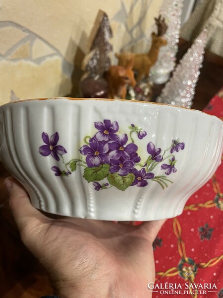 Rare Zsolnay porcelain violet scone stew is a legacy of nostalgia