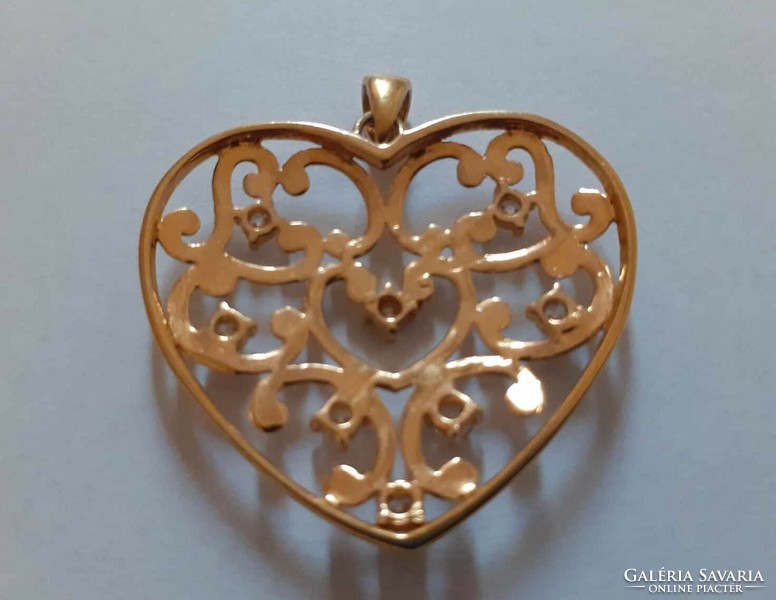 Csodaszép, aranyozott ezüst medál cirkóniával díszítve (925)
