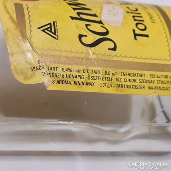 "Schweppes, Indian tonic water" címkés üdítősüveg (2883)