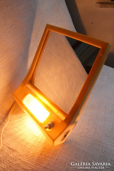 Retro make-up mirror with built-in light, made in Russia 220v 22 x 17 x 5cm works!