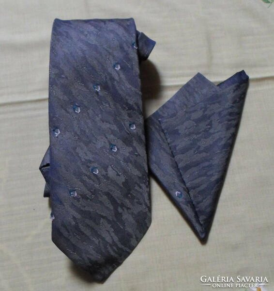 Retro nyakkendő 8. (1970-es, 1980-as évek, díszzsebkendő)