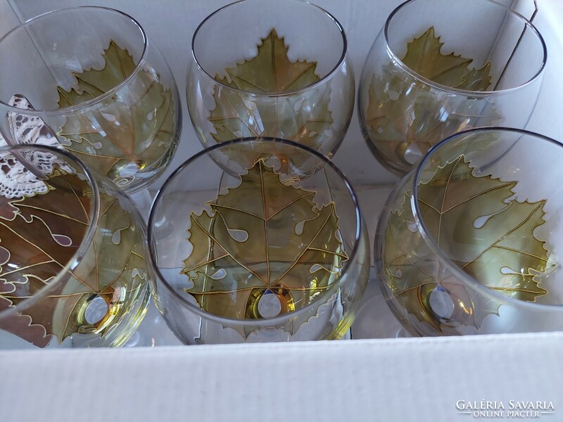 Leaf pattern wine glass set with box of 6