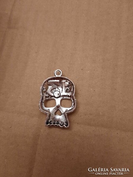 8 Half skull pendant, medical metal, negotiable