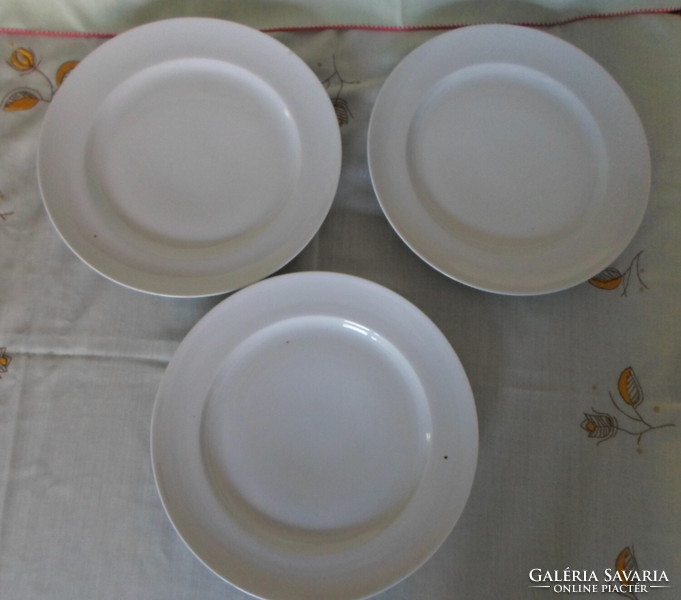 Fehér porcelán lapostányér, tányérkészlet (retro tányér, készlet)