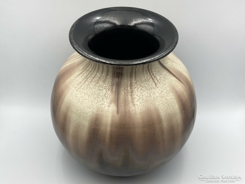 Flawless bod éva ceramic chubby vase