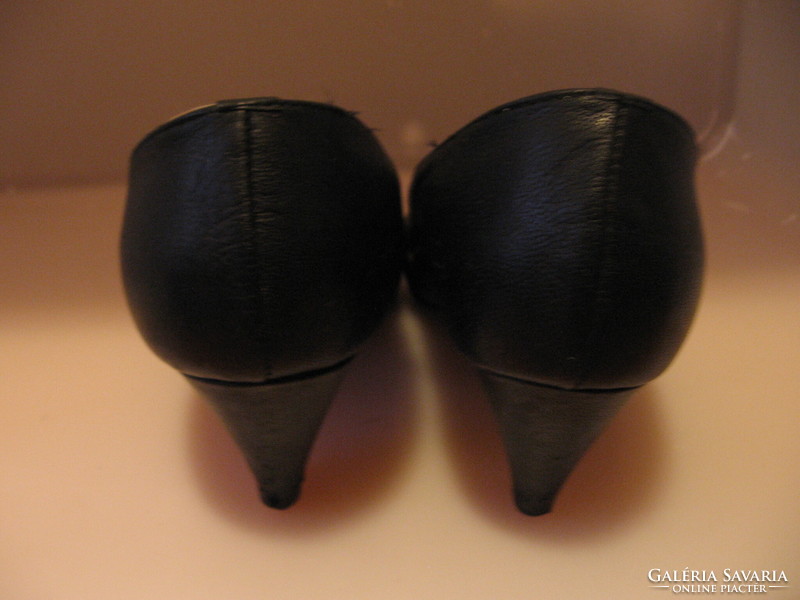Retro black Szigetvár shoe factory nail shoes size 6