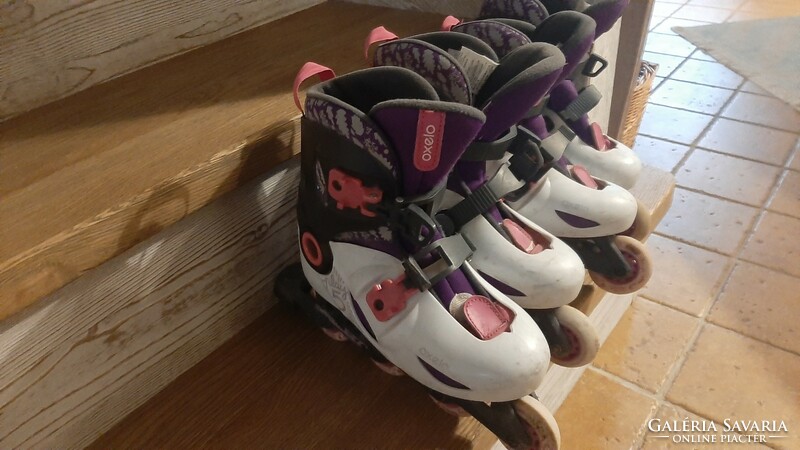 Roller skates in sizes 30/32 and 32/34