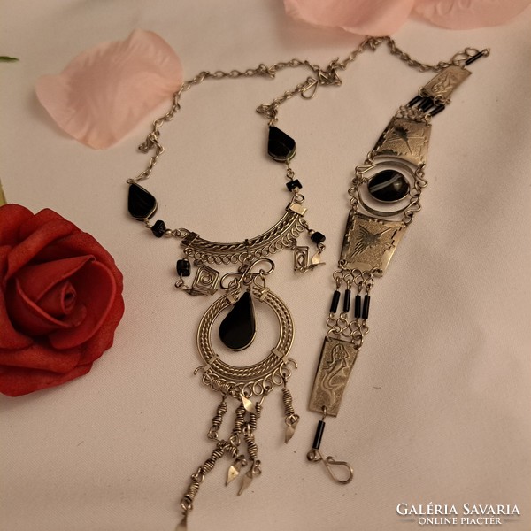 Silver-plated onyx necklaces and bracelets