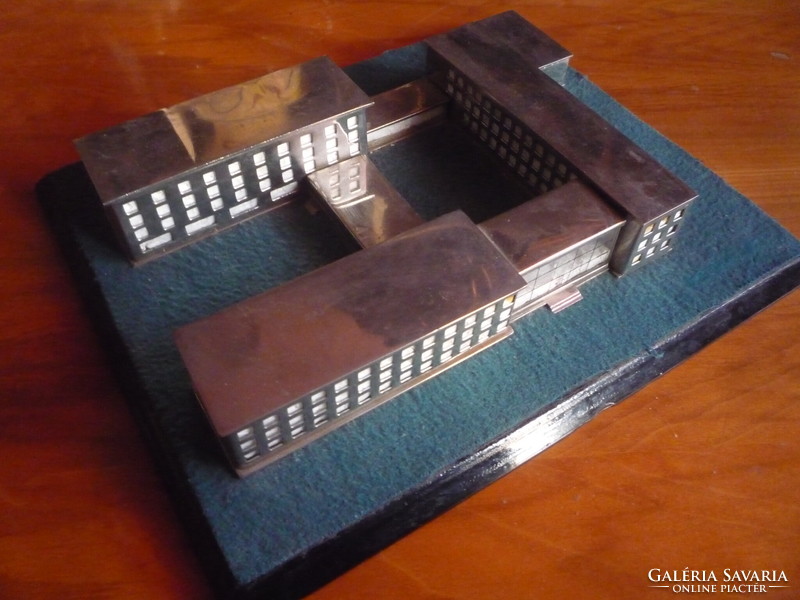 Bauhaus model.