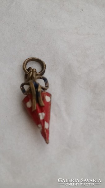 Antique beautiful gilded miniature umbrella-shaped speckled pendant, or zsuzu