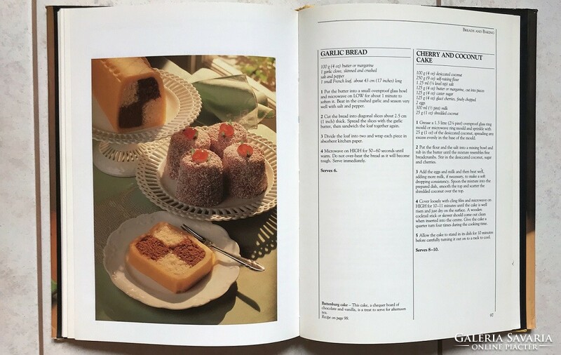 Family microwave cookery - angol nyelvű szakácskönyv