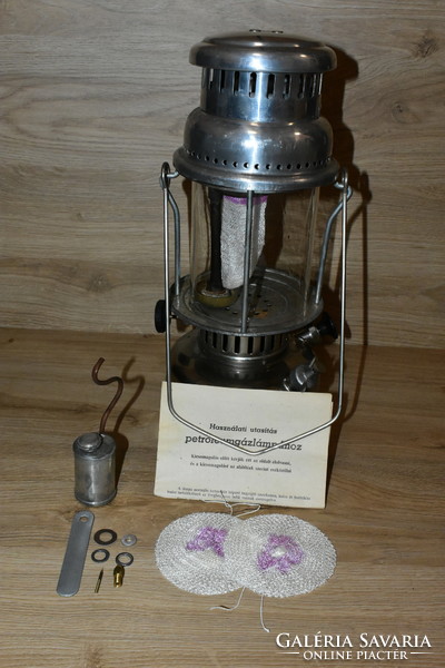 Gas lamp, kerosene lamp