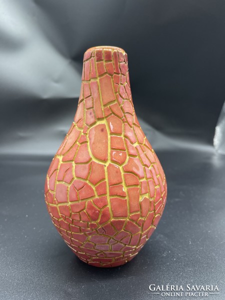 Zsolnay's eosin-cracked shrink enamel eosin vase