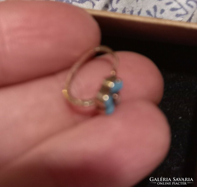 Antique gold children's small flower earrings 1pc