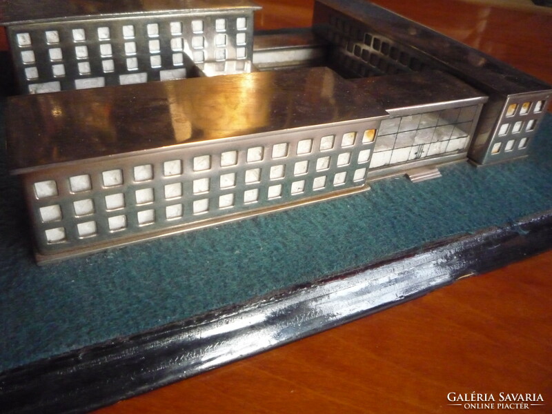 Bauhaus model.