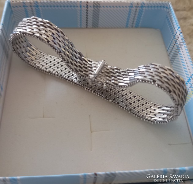 Women's silver bracelet