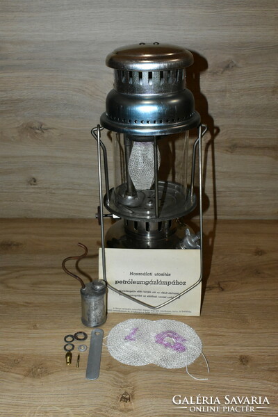 Gas lamp, kerosene lamp