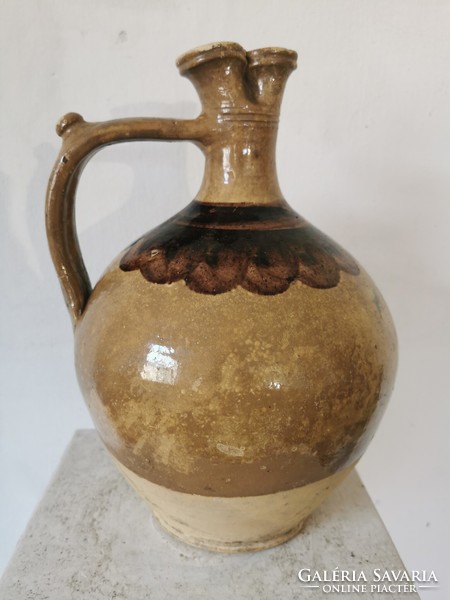 People's pitcher, round