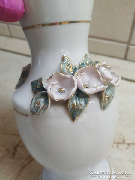 Rózsás , jelzett  porcelán váza eladó!
