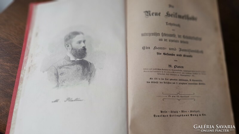 German medical book from 1900 with many pictures