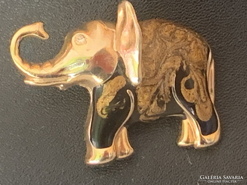 Gilded elephant badge-no mark-