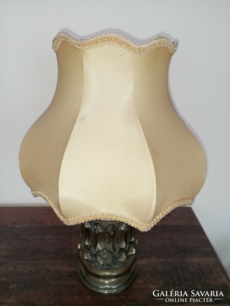 Table lamp with a bronze body