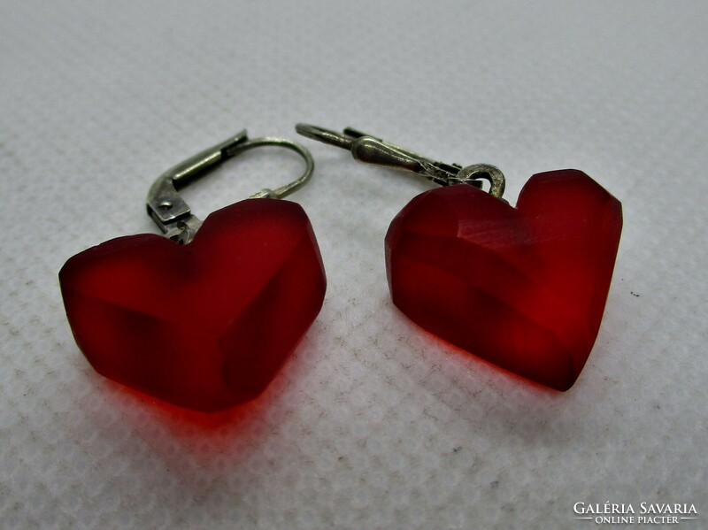 Szép régi kézműves ezüst  fülbevaló piros öntött üveg szívekkel