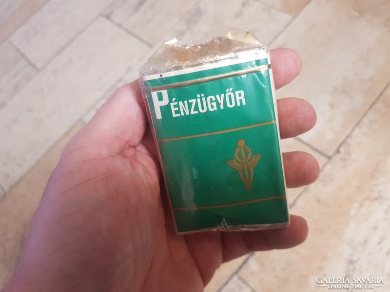 Pénzügyőr cigaretta.