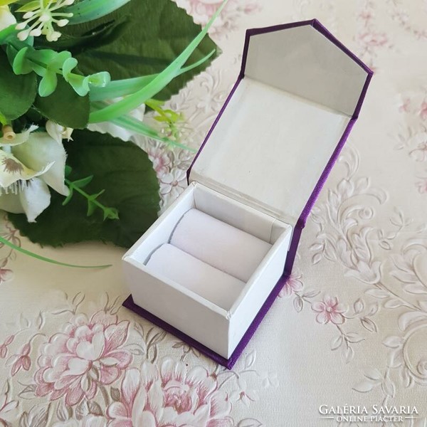 New, orchid purple ring holder jewelry box