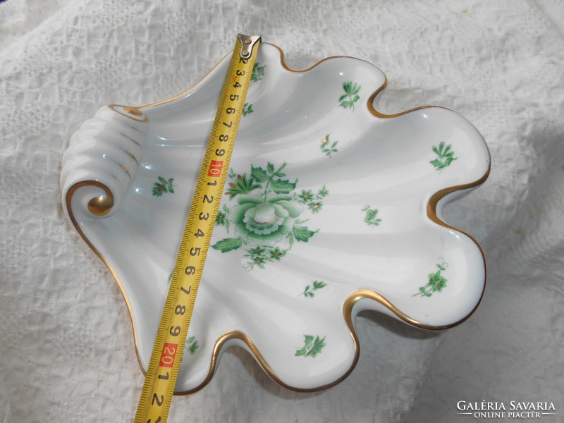 Herend porcelain shell bowl with Aponyi pattern