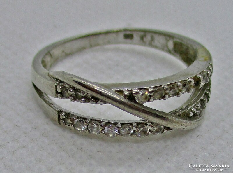 Gyönyörű fehér  köves  ezüstgyűrű