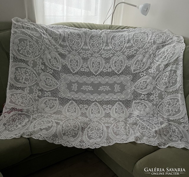 Very beautiful, flawless machine lace tablecloth 165x130 cm