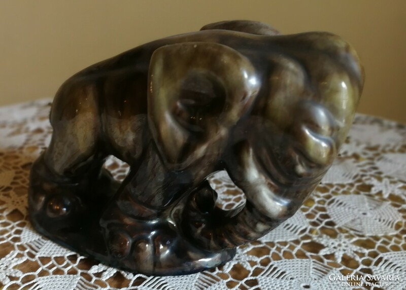 Hop art deco ceramic elephant