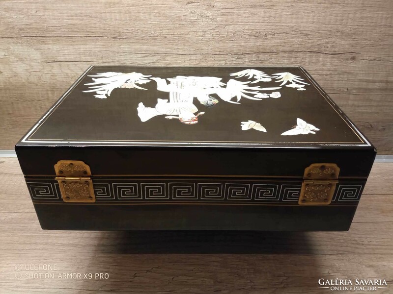 Antik Kínai nagy lakk doboz csont és kagylógyöngyház berakással