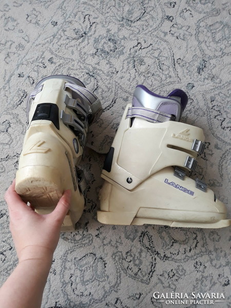 Used, good condition women's ski boots for 38 feet