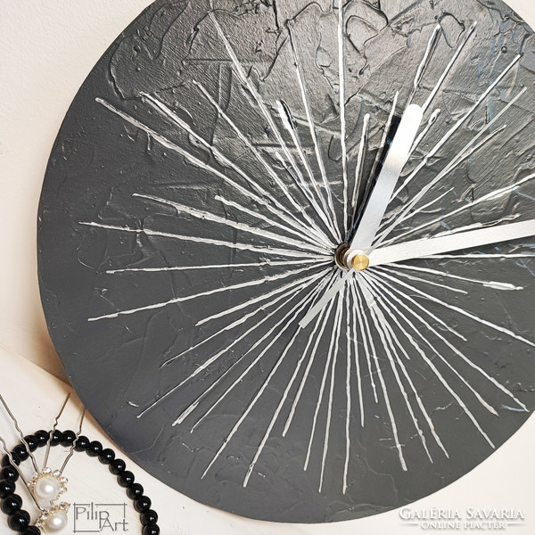 Pilipart: dark gray modern handmade wall clock 25cm